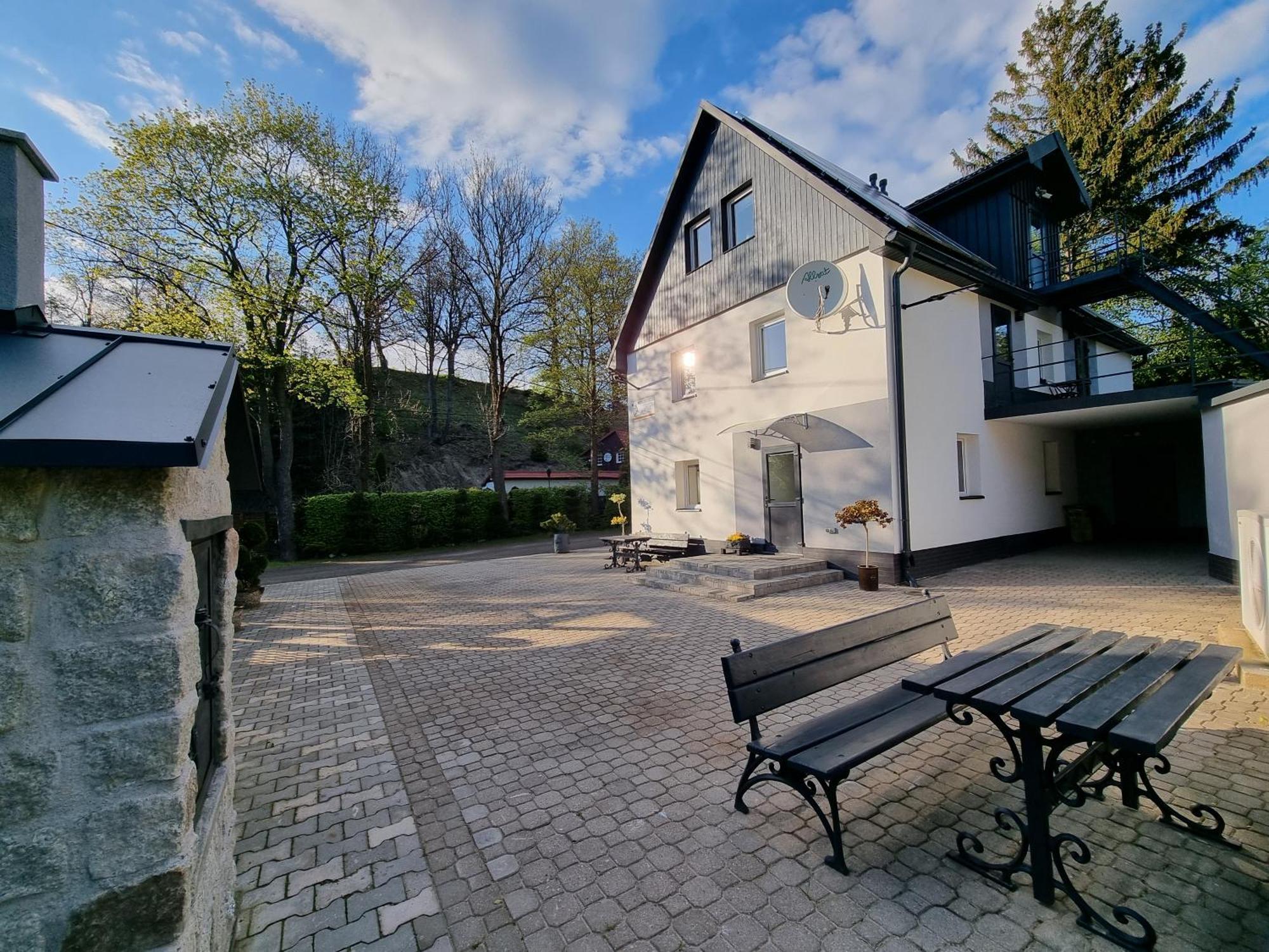 Apartamenty Salamandra Клодзко Экстерьер фото